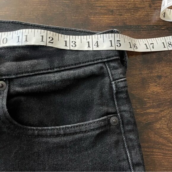 Everlane Black The High Rise Kick Crop Jean Raw Hem Size 30 Regular Flare - Picture 9 of 11